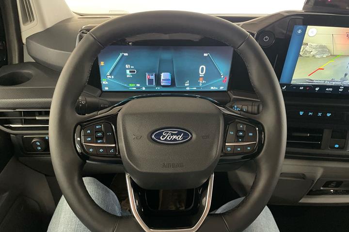 Sort Ford E-Transit Custom 340 L2 fra 2026