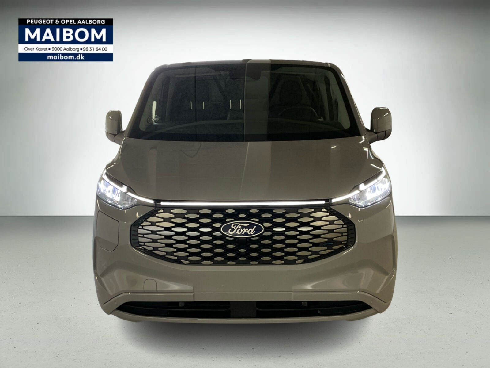 Grå Ford E-Transit Custom 320 L1 fra 2026