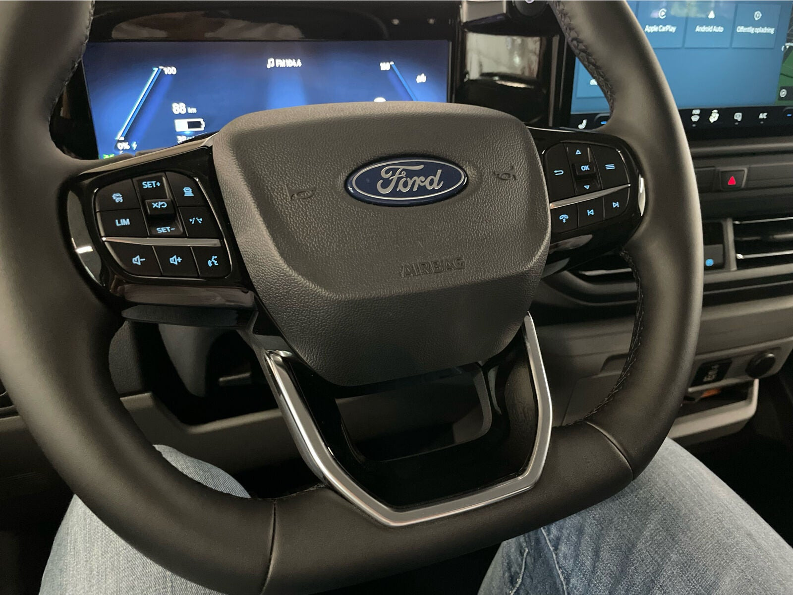 Blå Ford E-Transit Custom 320 L1 fra 2026