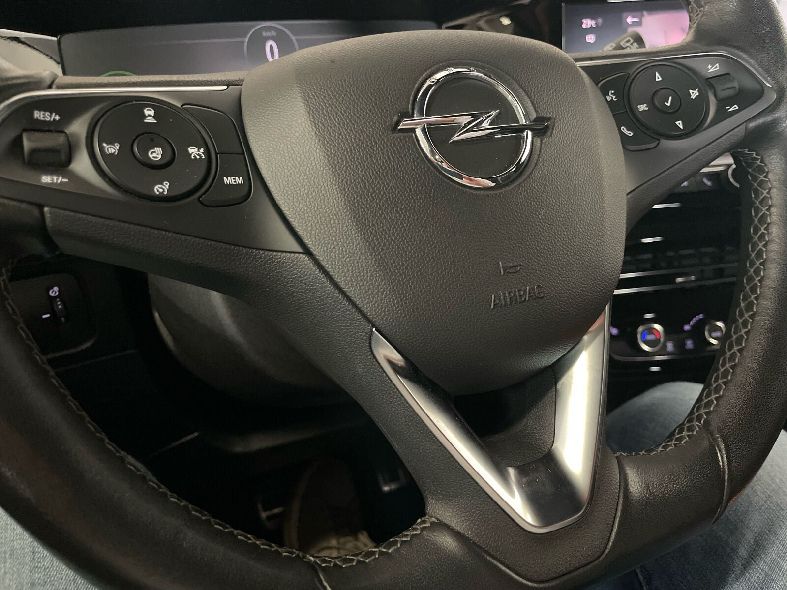 Sølv Opel Mokka-e fra 2022