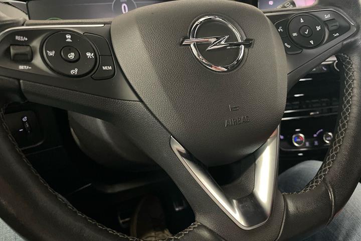 Sølv Opel Mokka-e fra 2022