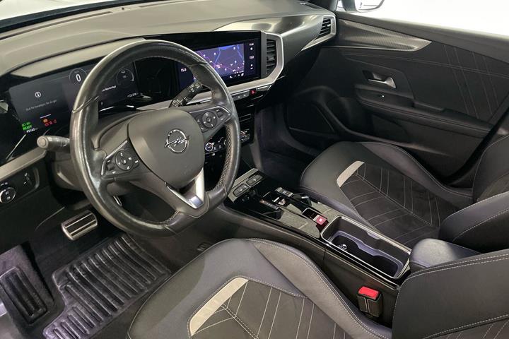 Sølv Opel Mokka-e fra 2022