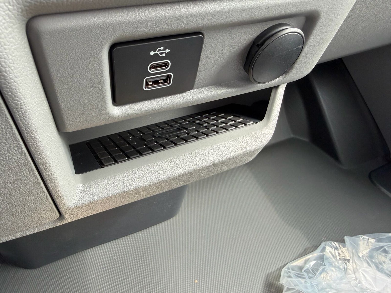 Blå Ford E-Transit Custom 320 L1 fra 2026