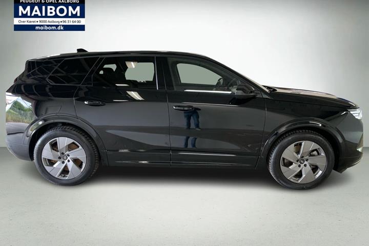 Sort Opel Grandland-e fra 2025