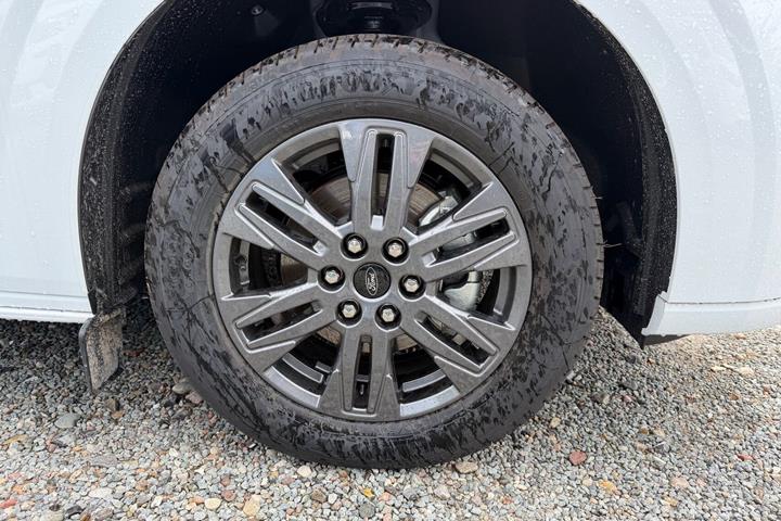 Hvid Ford E-Transit Custom 320 L1 fra 2026