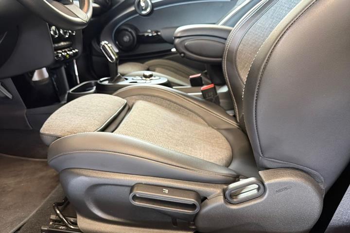 Grøn Mini Cooper SE fra 2023