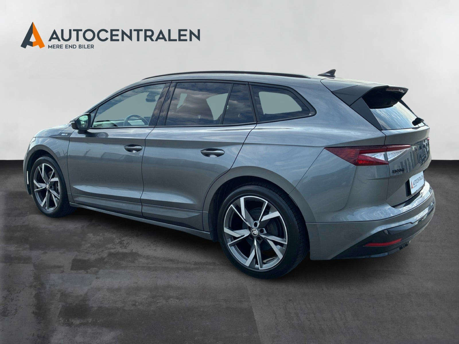 Grå Skoda Enyaq fra 2025