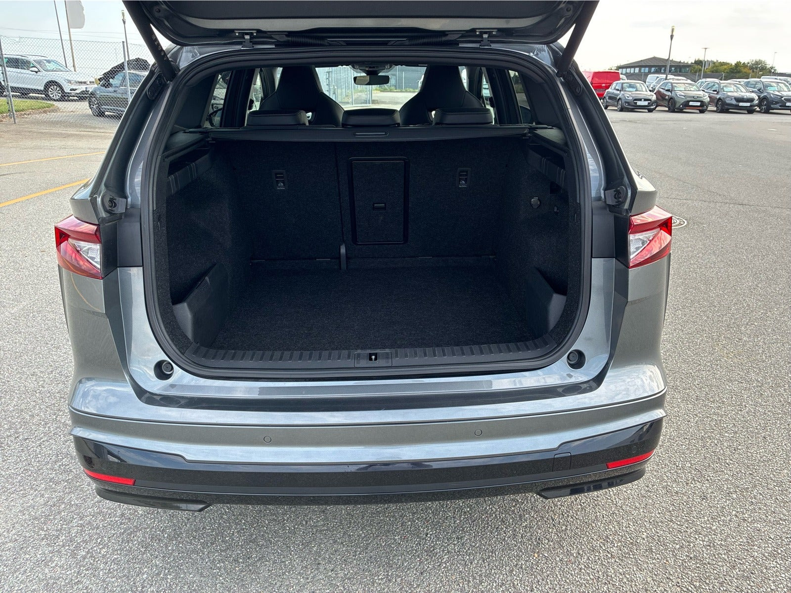 Grå Skoda Enyaq fra 2025