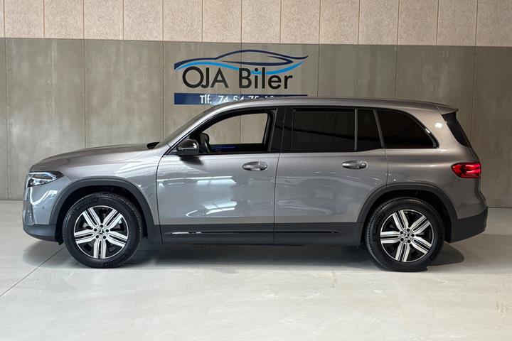 Grå Mercedes EQB250+ fra 2024