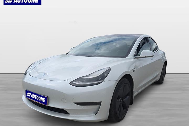 Hvid Tesla Model 3 fra 2019