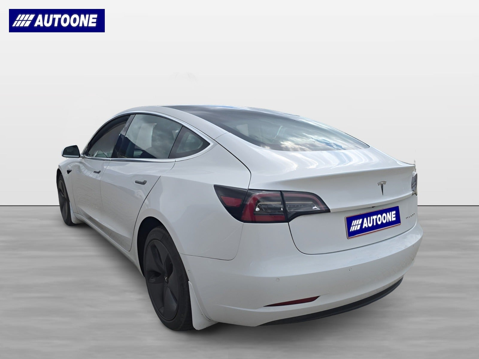 Hvid Tesla Model 3 fra 2019