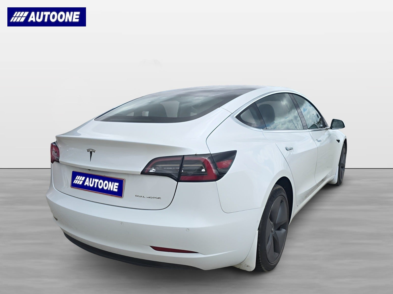 Hvid Tesla Model 3 fra 2019