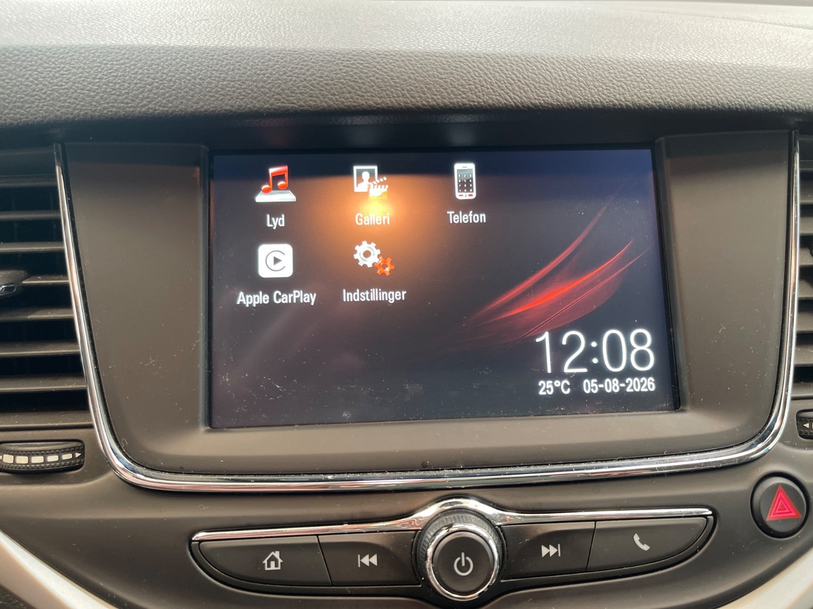 Sølv Opel Astra fra 2019