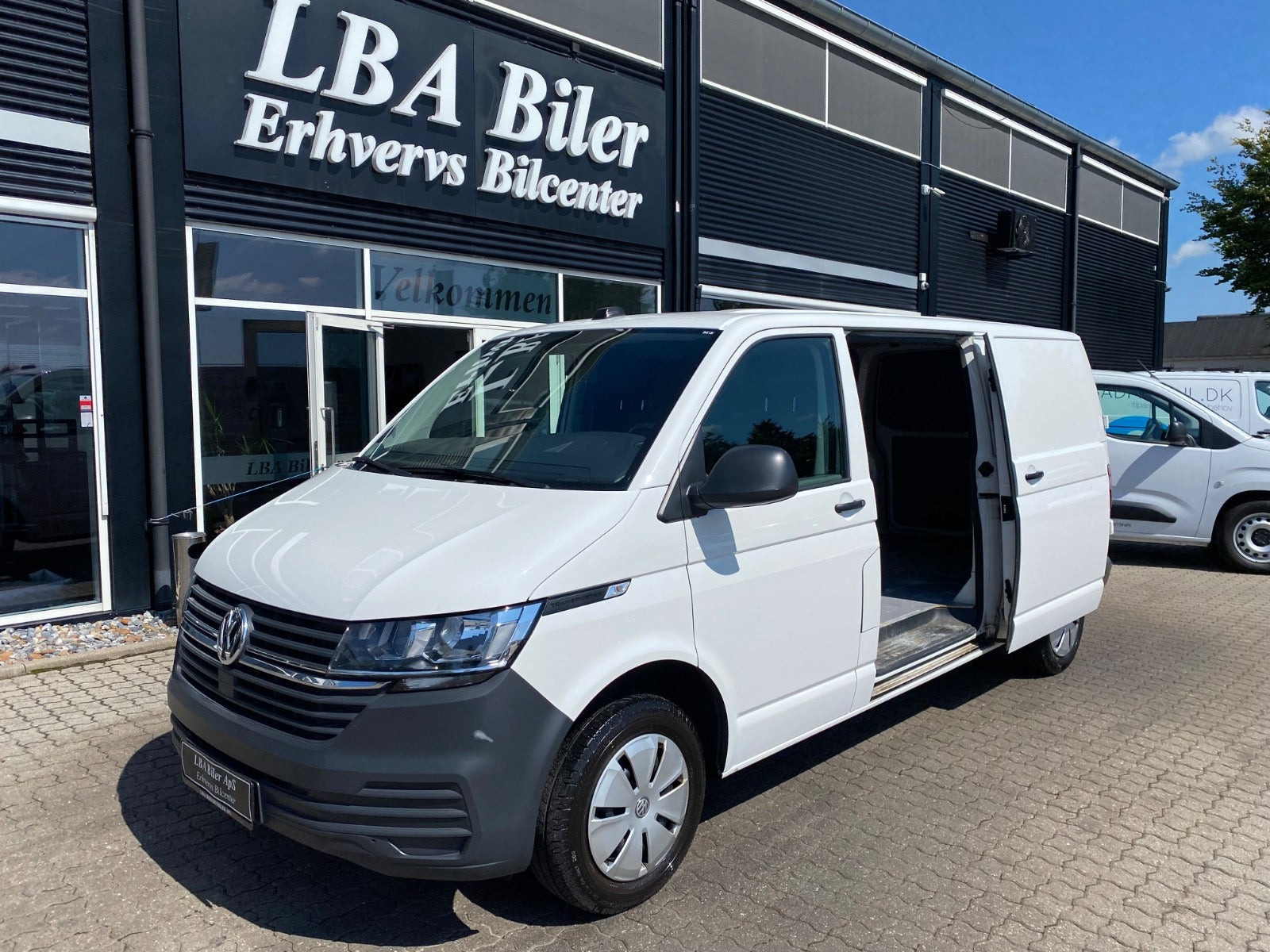 VW Transporter 2,0 TDi 150 Kassevogn DSG lang