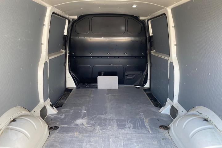 Hvid VW Transporter fra 2023