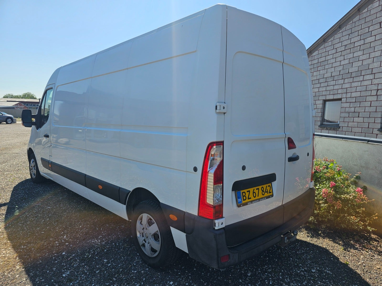 Hvid Opel Movano fra 2012