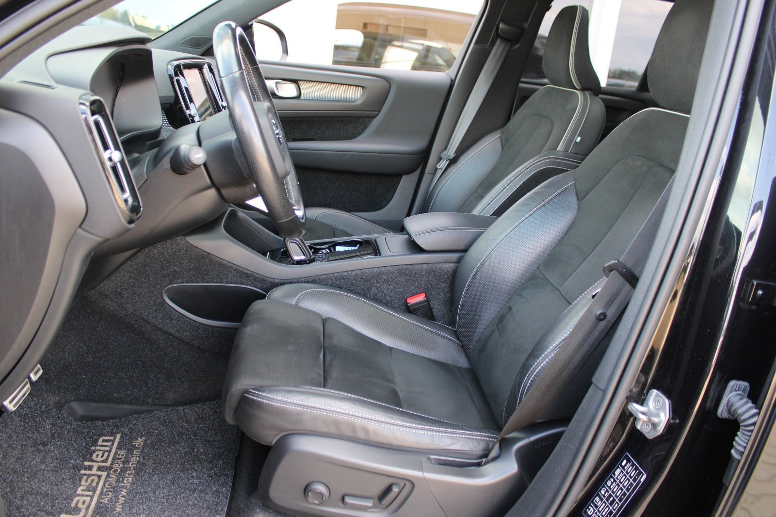 Sort Volvo XC40 fra 2021