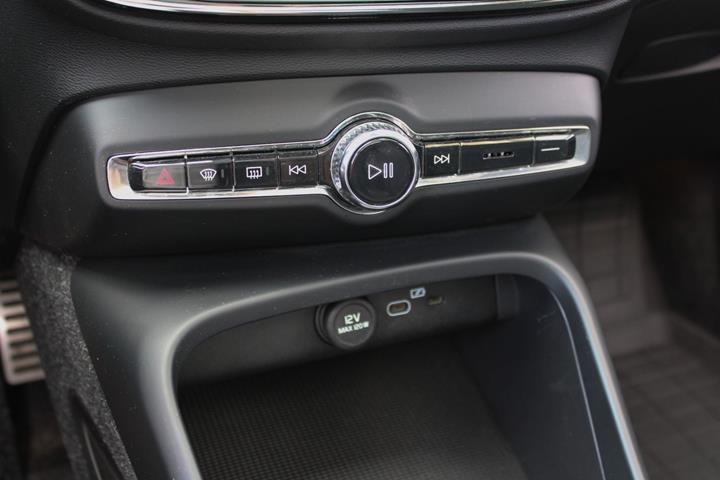 Sort Volvo XC40 fra 2021