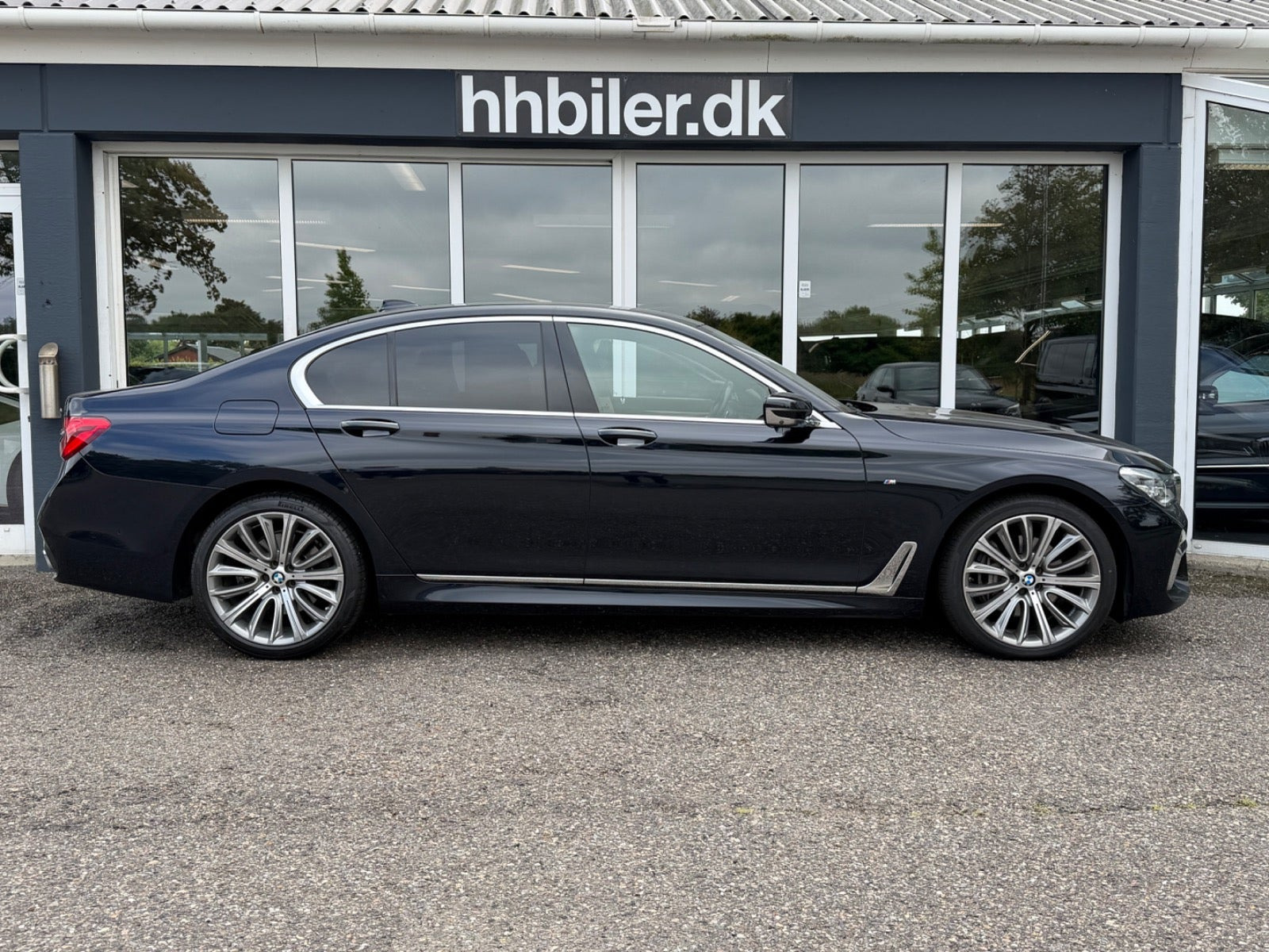 Sort BMW 730d fra 2018