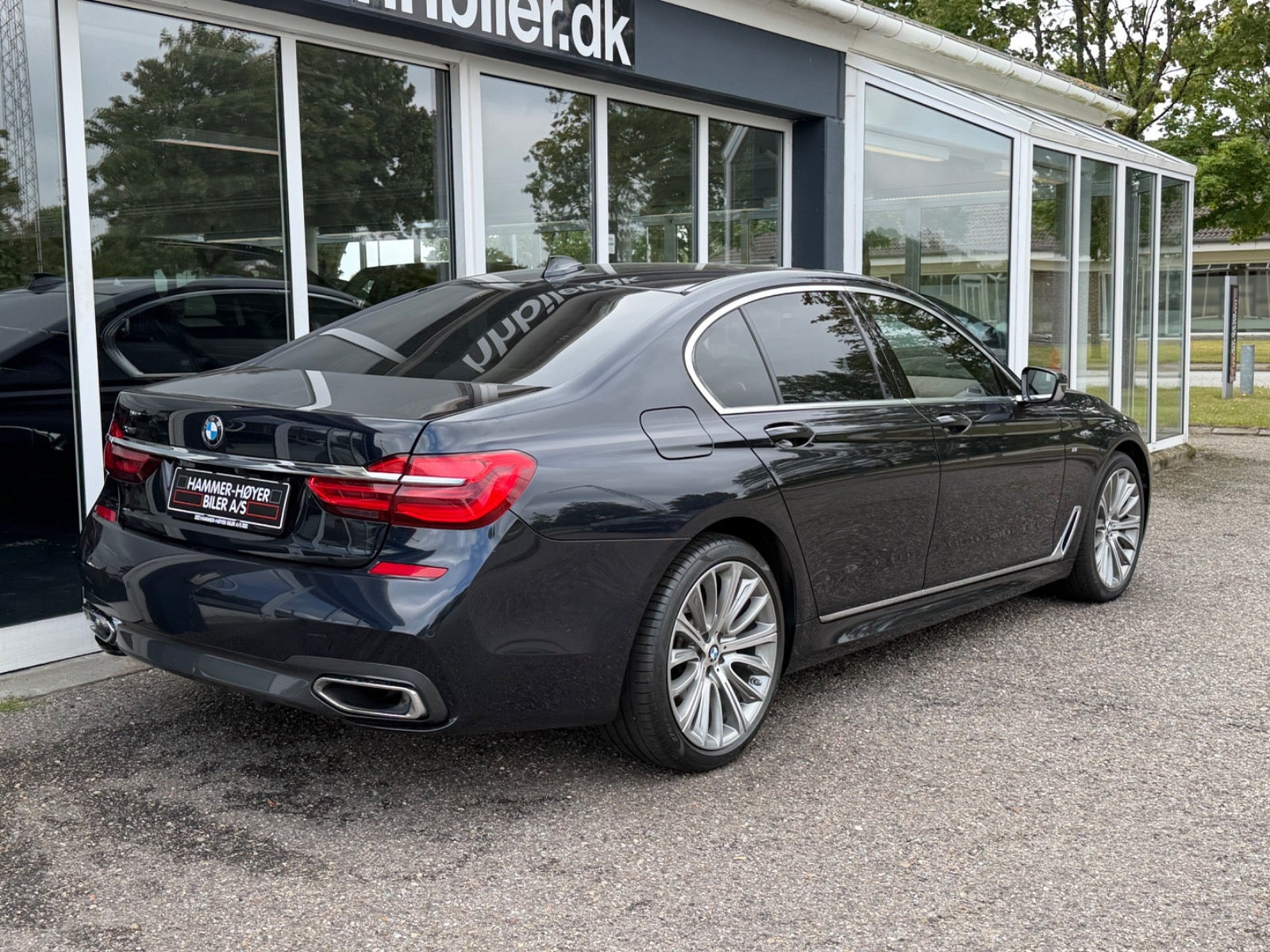 Sort BMW 730d fra 2018