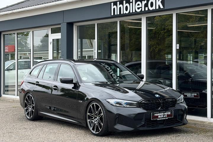 Sort BMW 330e fra 2024