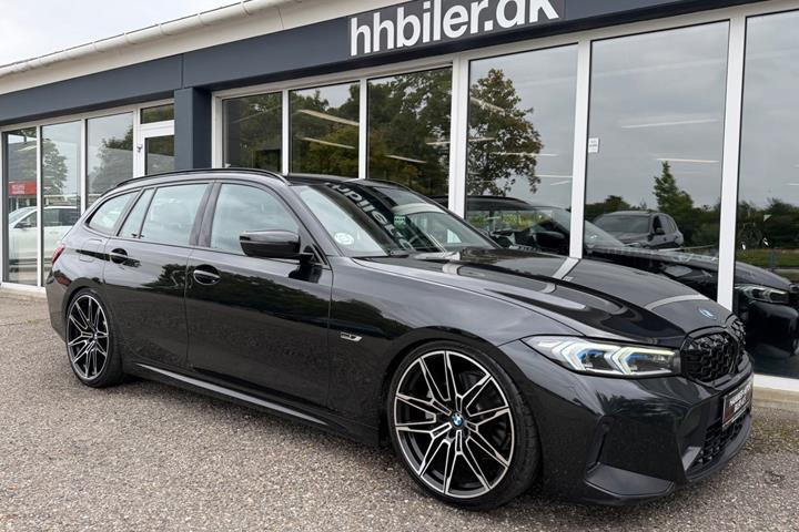 Sort BMW 330e fra 2024