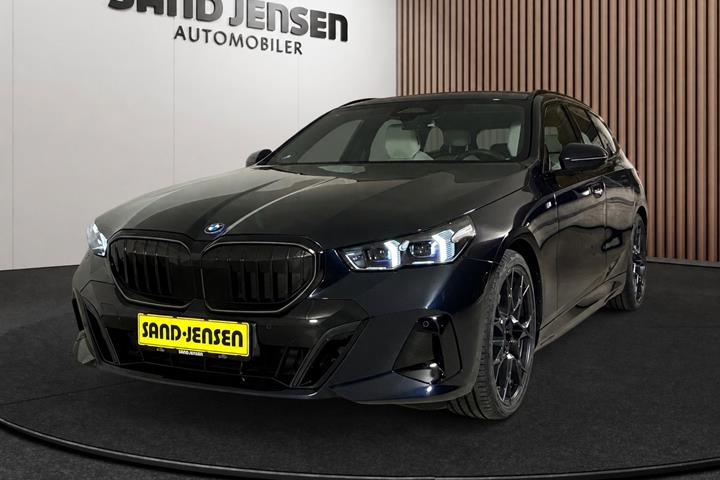 Sort BMW i5 fra 2025