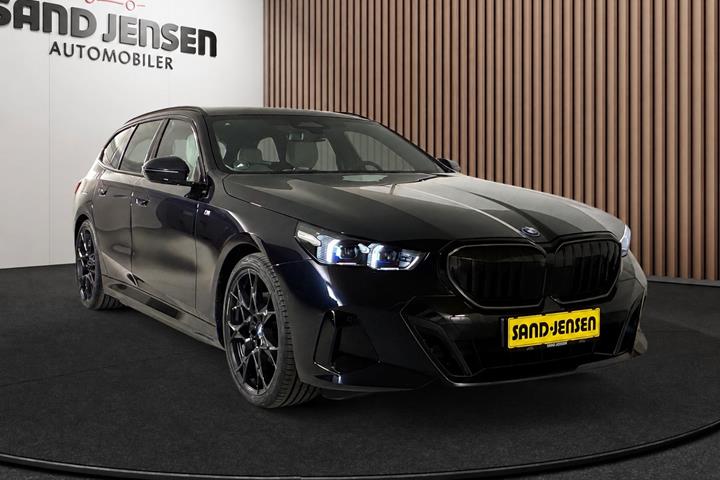 Sort BMW i5 fra 2025