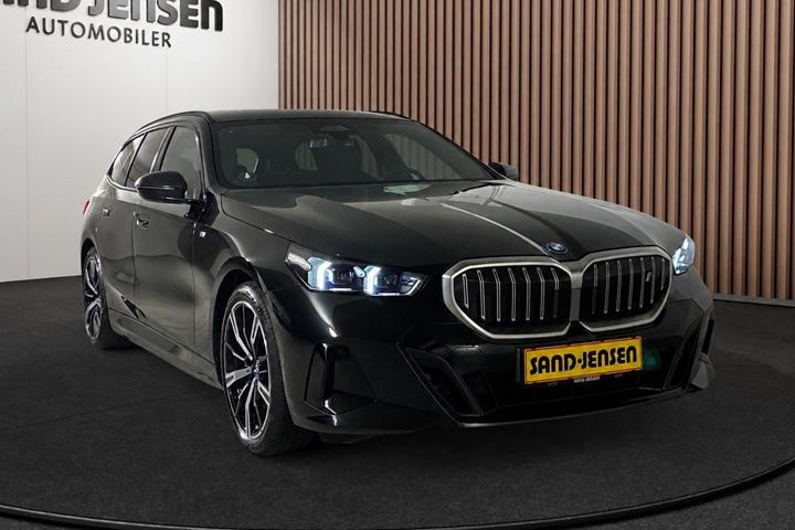 Sort BMW i5 fra 2025