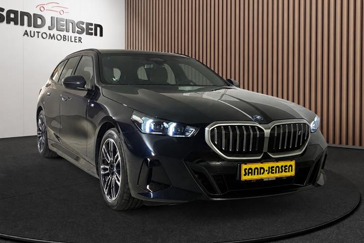 Sort BMW i5 fra 2025