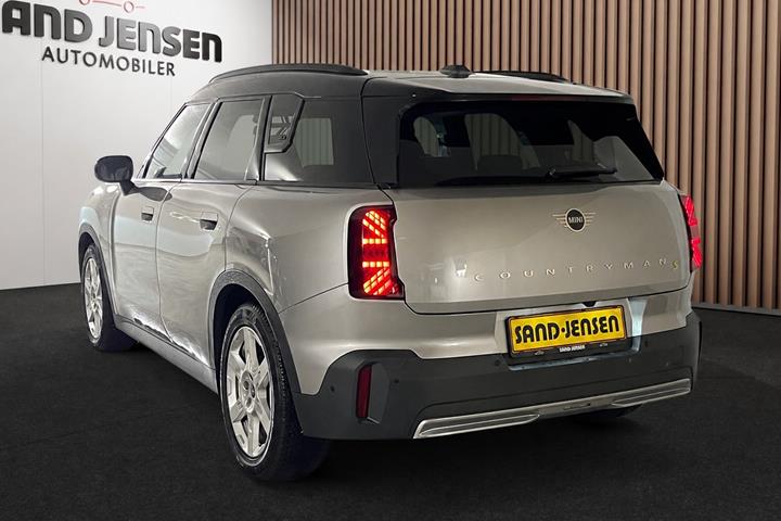 Blå Mini Countryman SE fra 2025