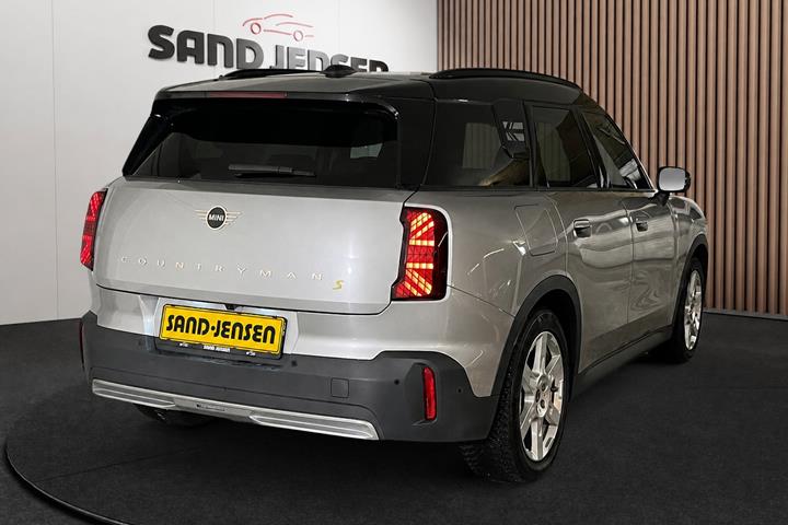 Blå Mini Countryman SE fra 2025