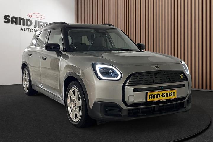 Blå Mini Countryman SE fra 2025