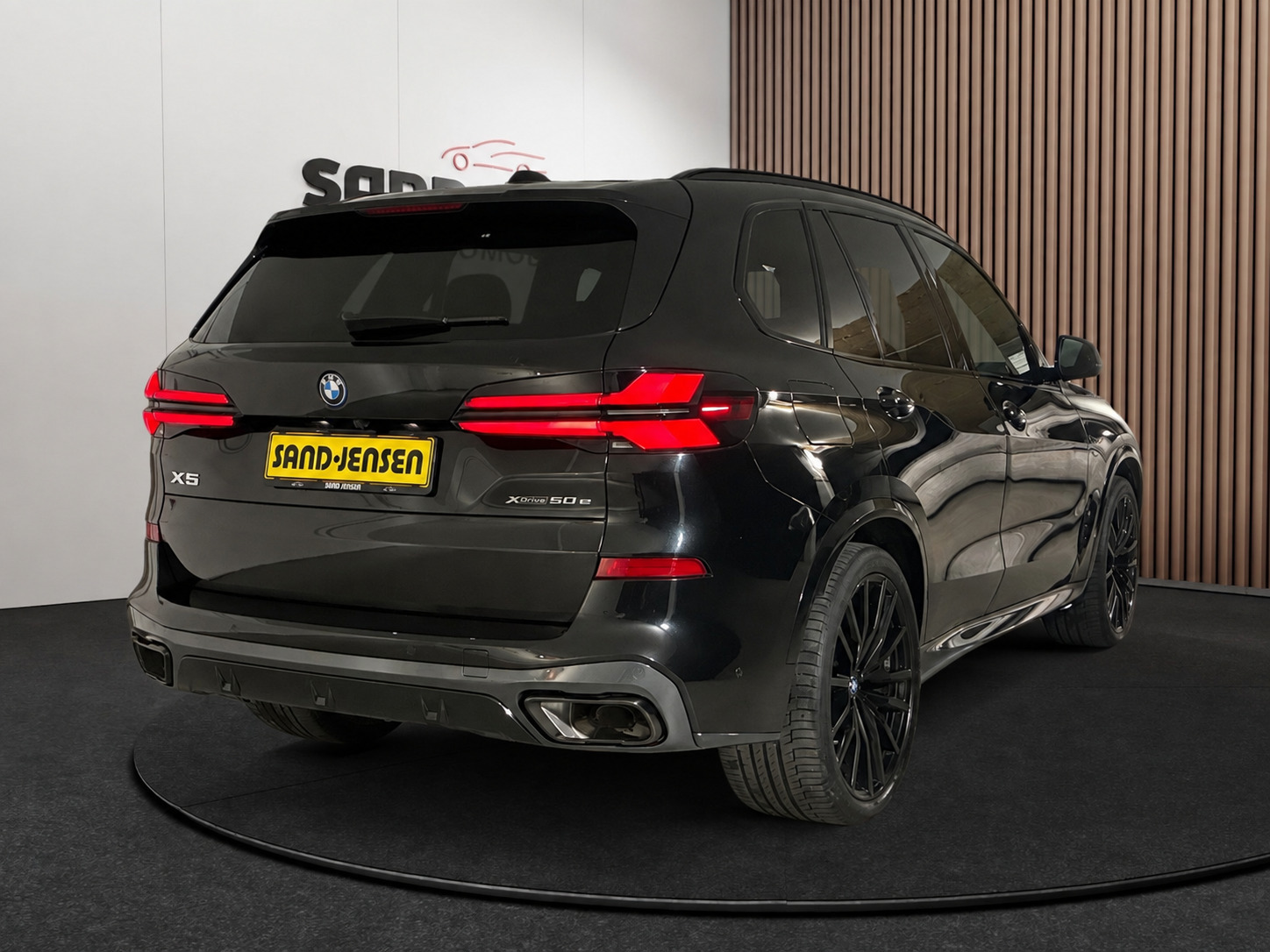 Sort BMW X5 fra 2024