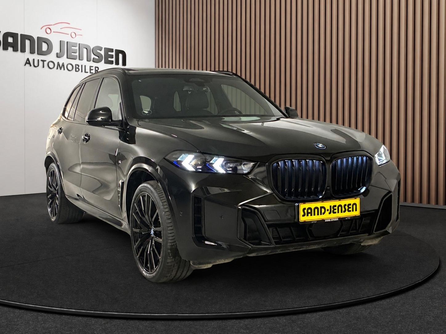 Sort BMW X5 fra 2024