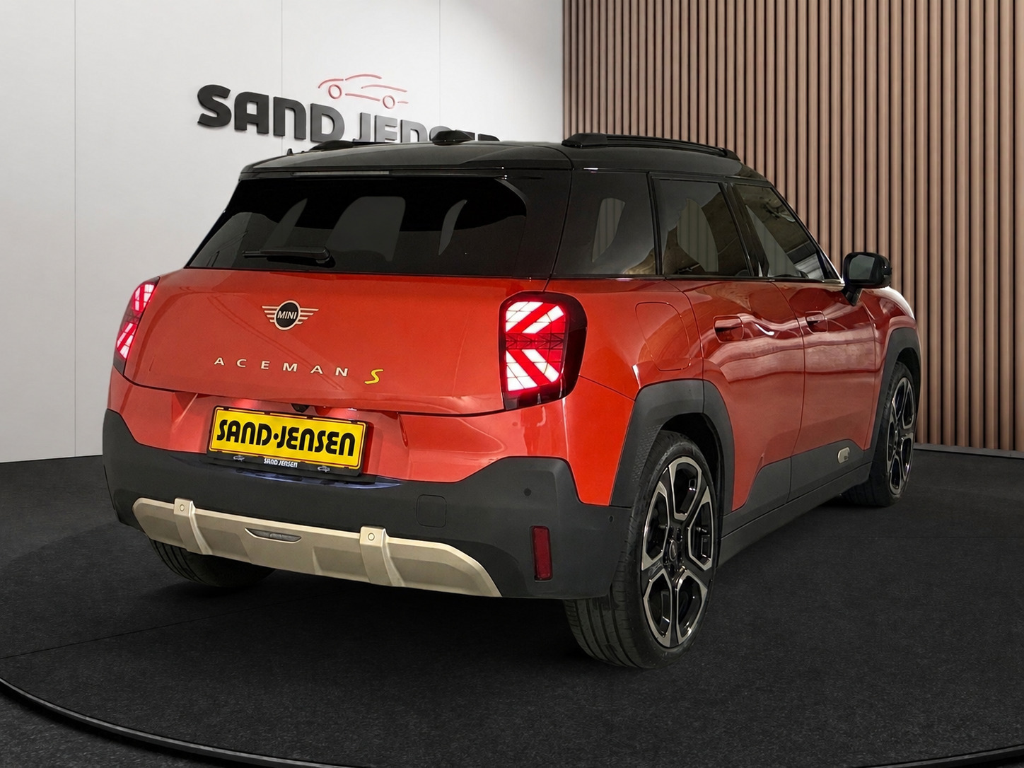 Rød Mini Aceman SE fra 2025