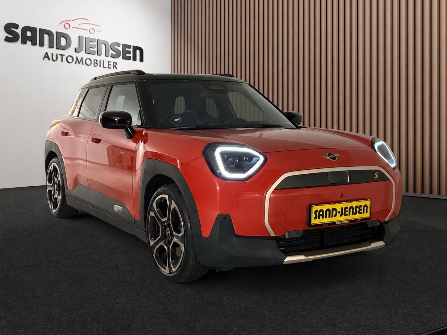 Rød Mini Aceman SE fra 2025