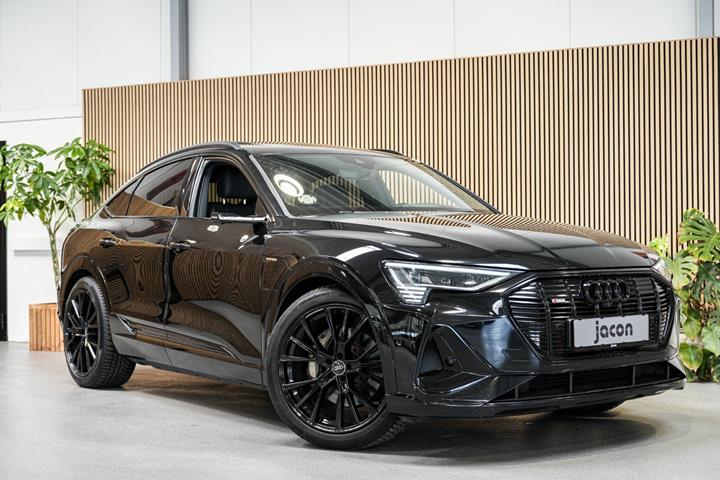 Sort Audi e-tron fra 2021