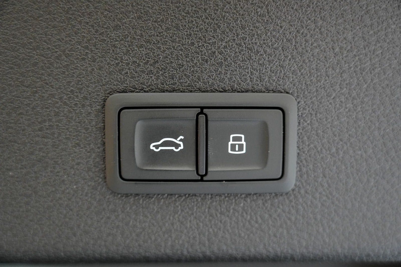 Sort Audi e-tron fra 2021