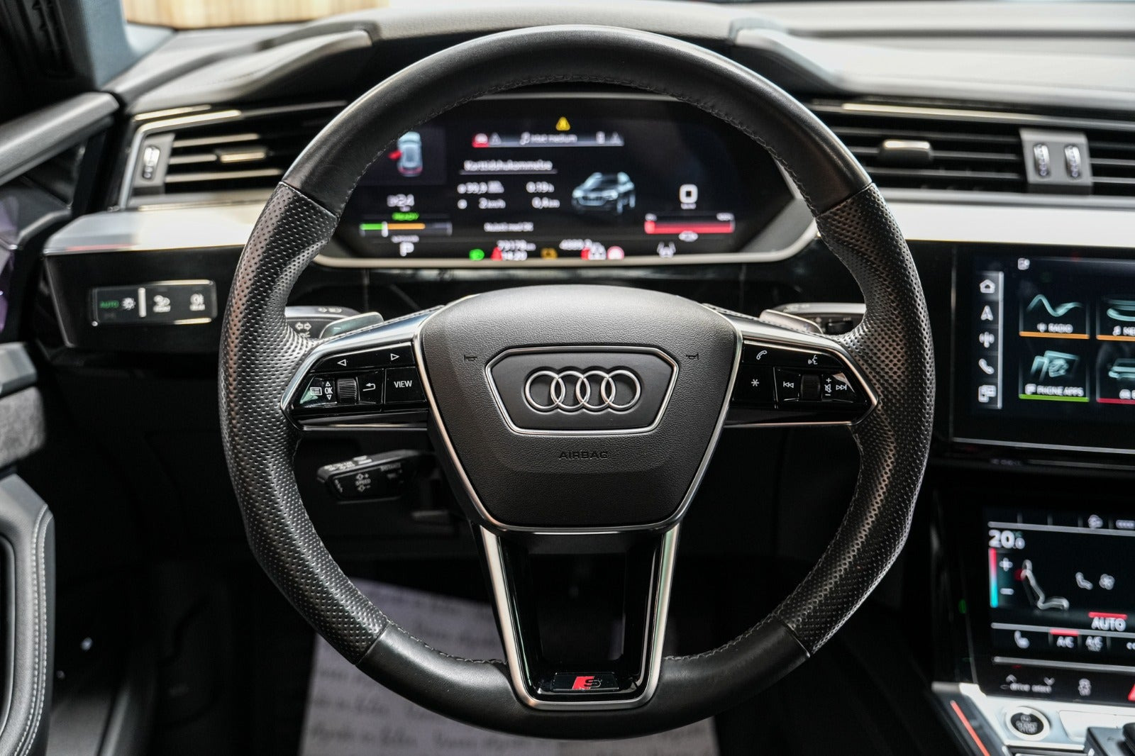 Sort Audi e-tron fra 2021