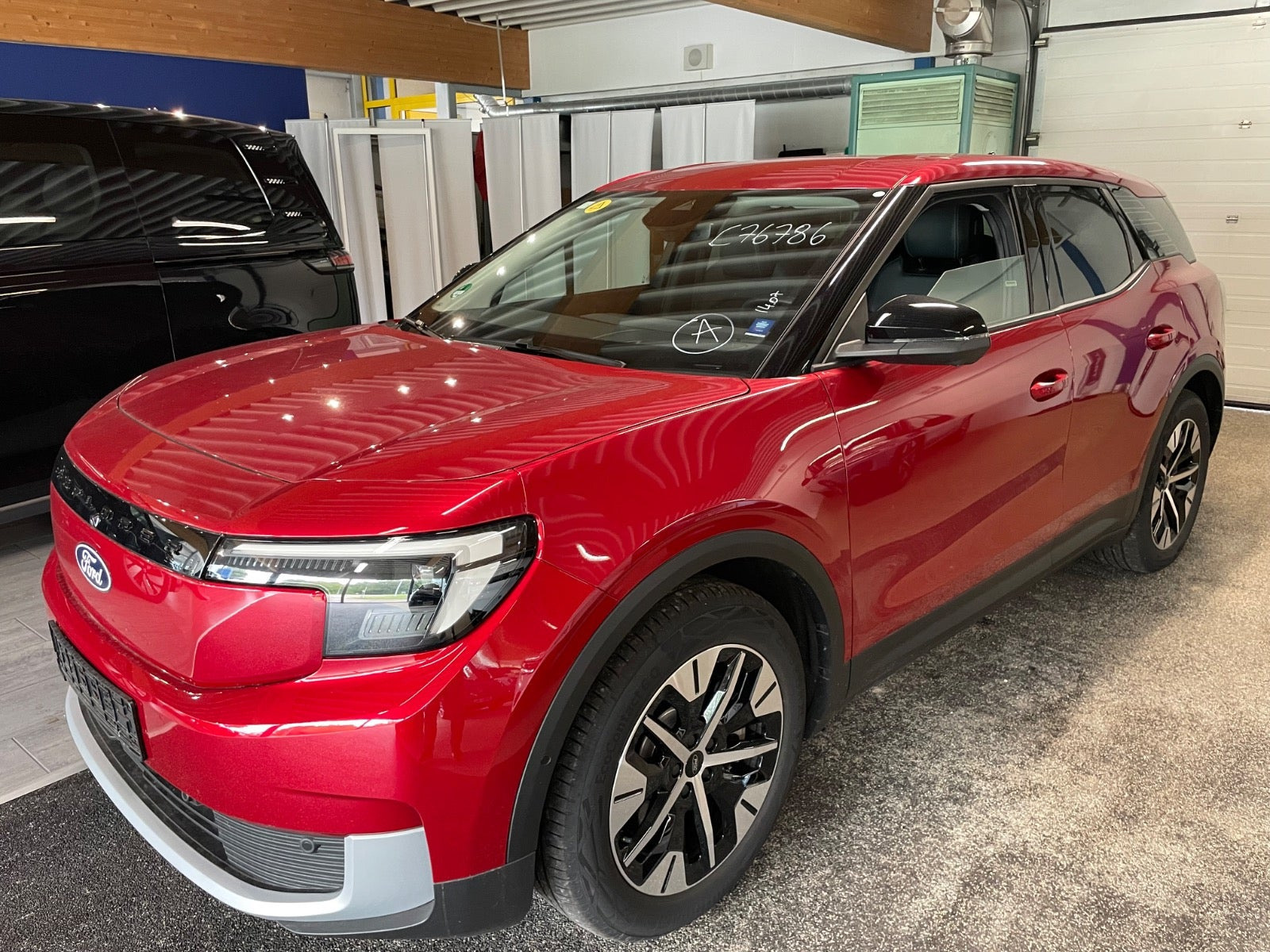 Ford Explorer 77 Select Extended Range