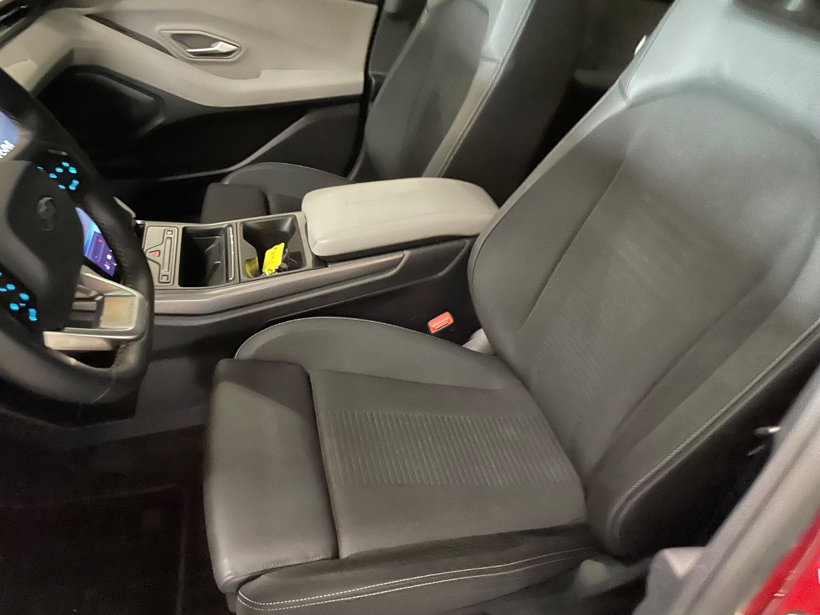 Rød Ford Explorer fra 2025
