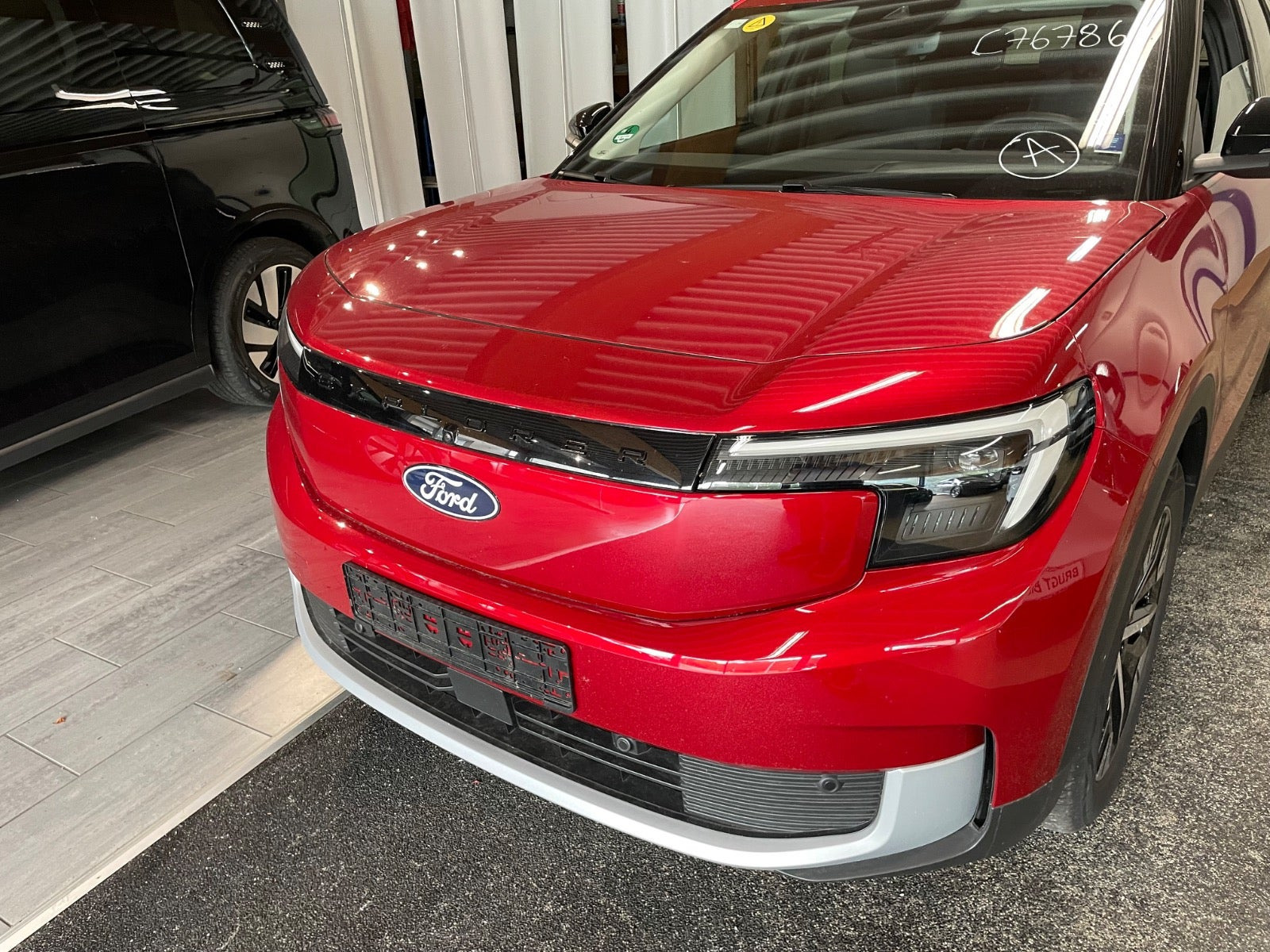 Rød Ford Explorer fra 2025