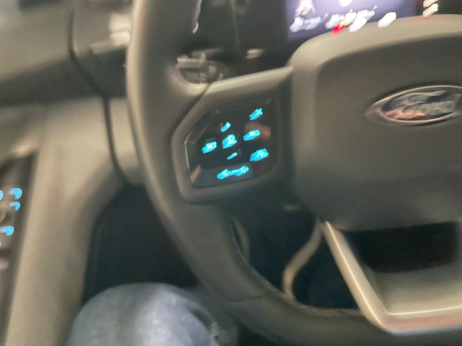Rød Ford Explorer fra 2025