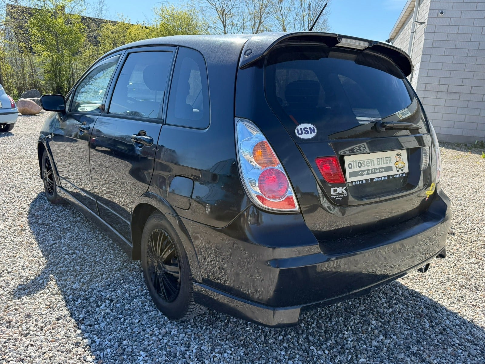 Beige Suzuki Liana fra 2009