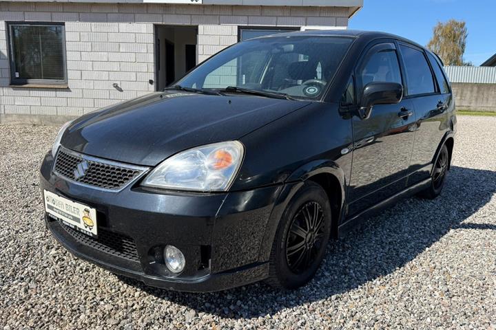 Beige Suzuki Liana fra 2009