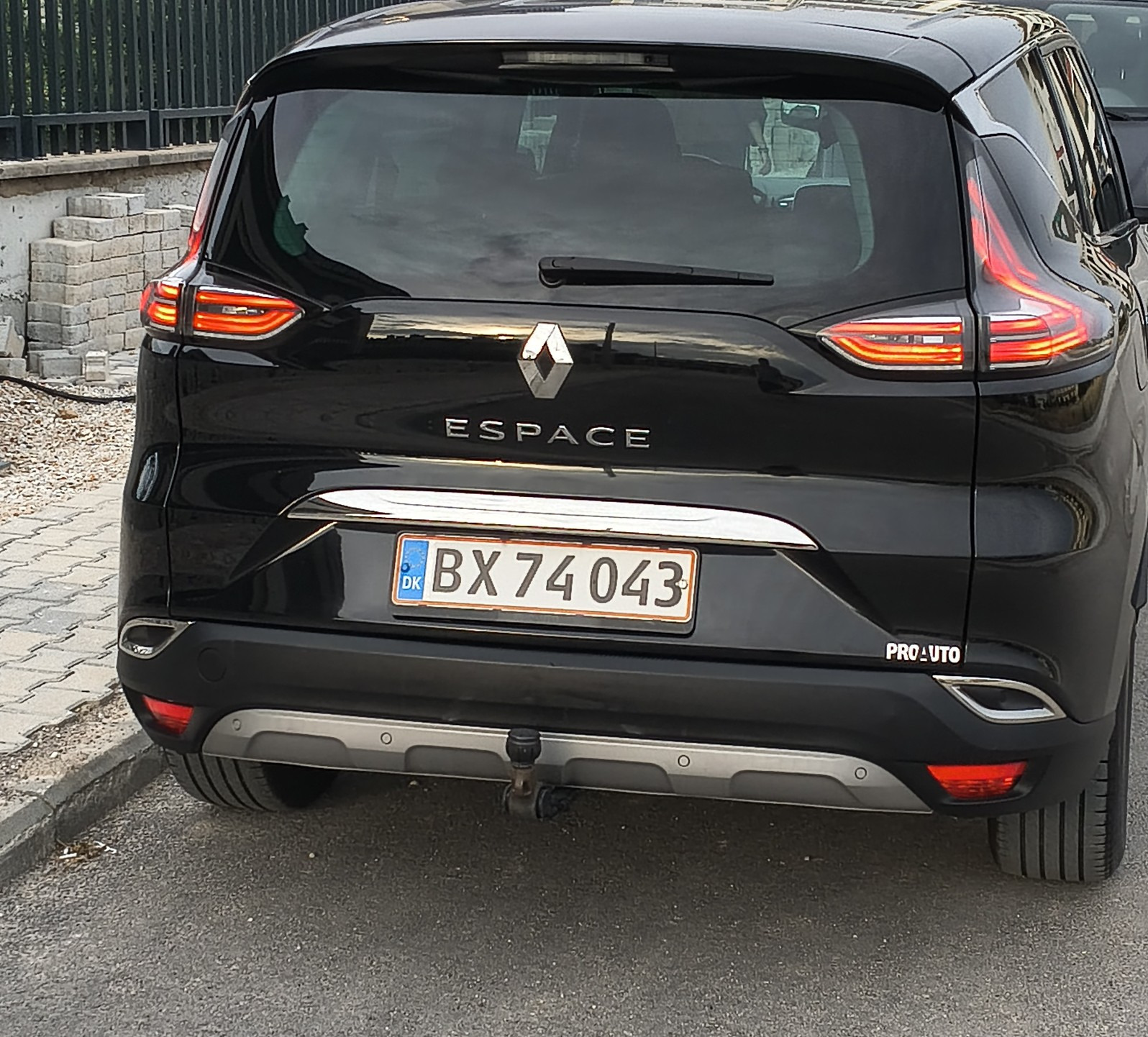 Sort Renault Espace fra 2015
