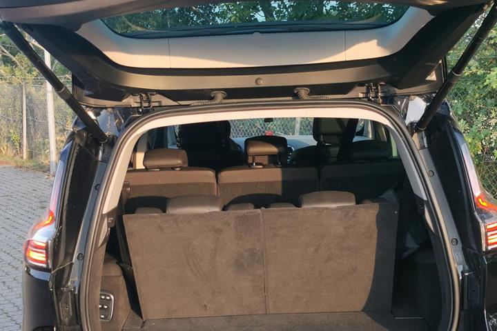 Sort Renault Espace fra 2015