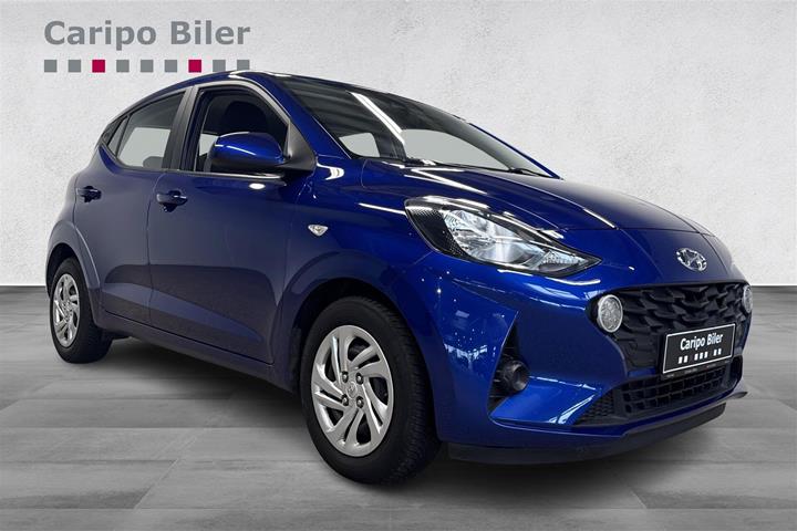 Blå Hyundai i10 fra 2023