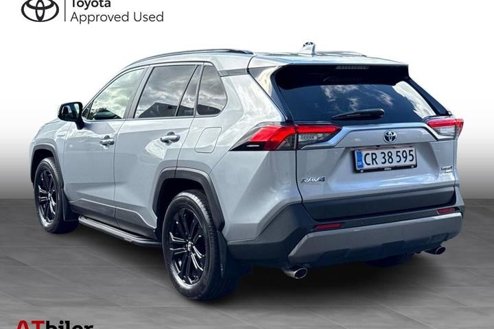 Sølv Toyota RAV4 fra 2020